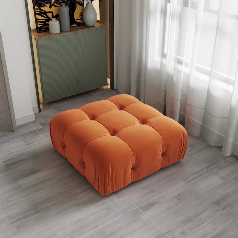 Quadratischer, samtgepolsterter Hocker